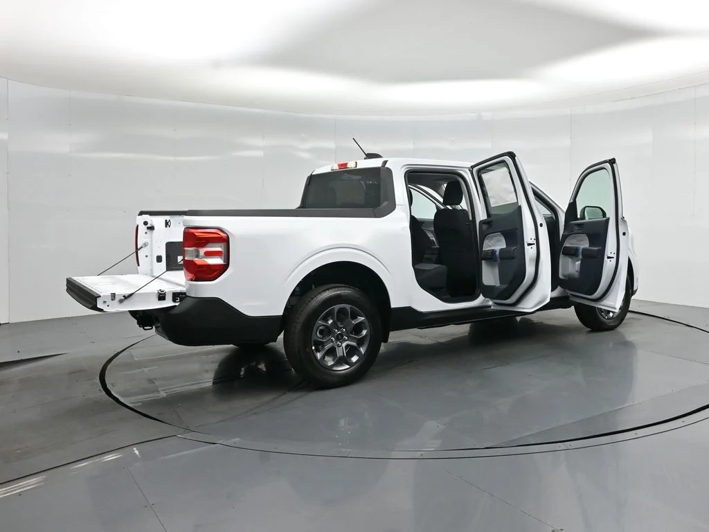 New 2026 White Ford XLT image 5