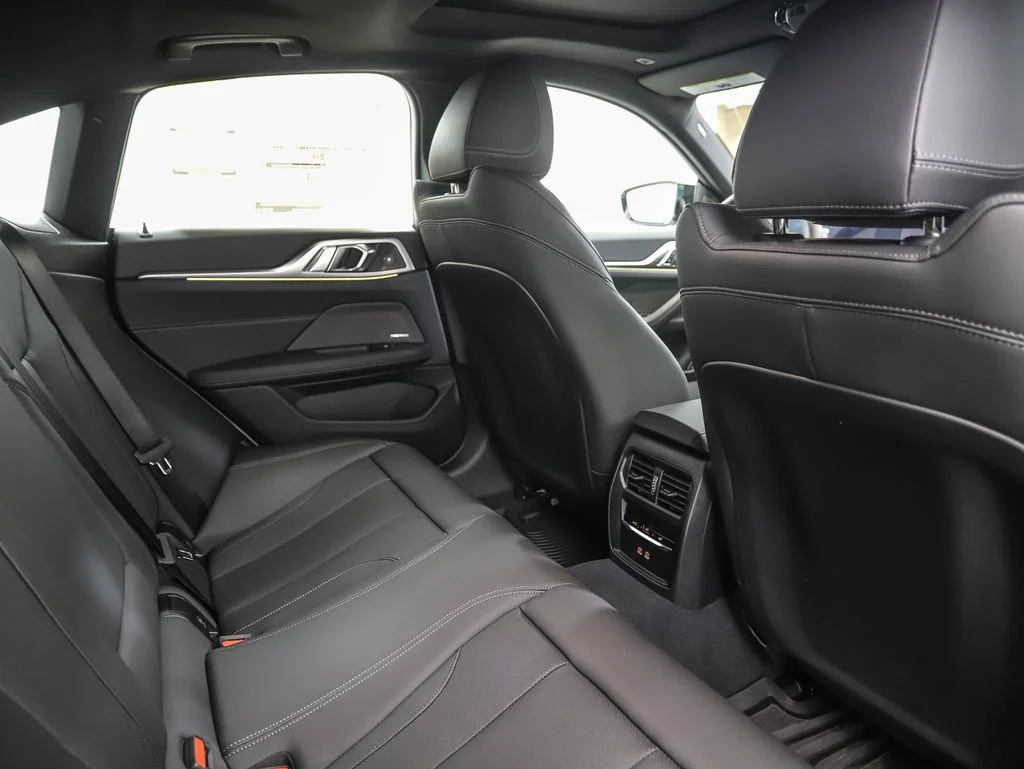 2025 BMW i4 M50 - Photo 25