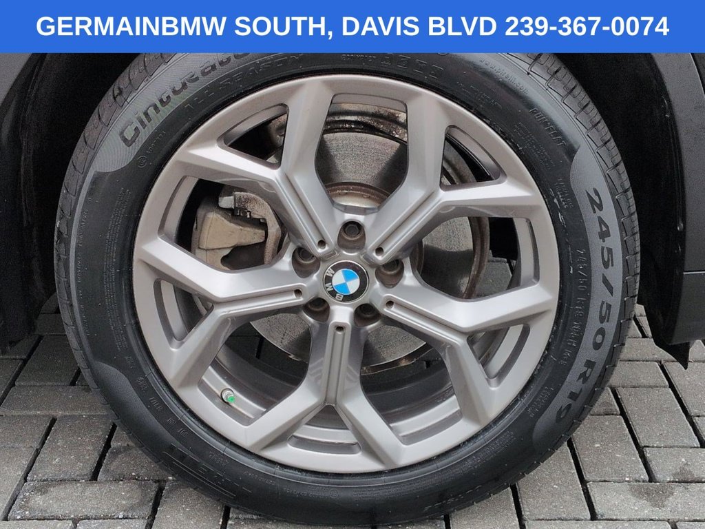 Used 2021 Jet Black BMW sDrive30i image 12