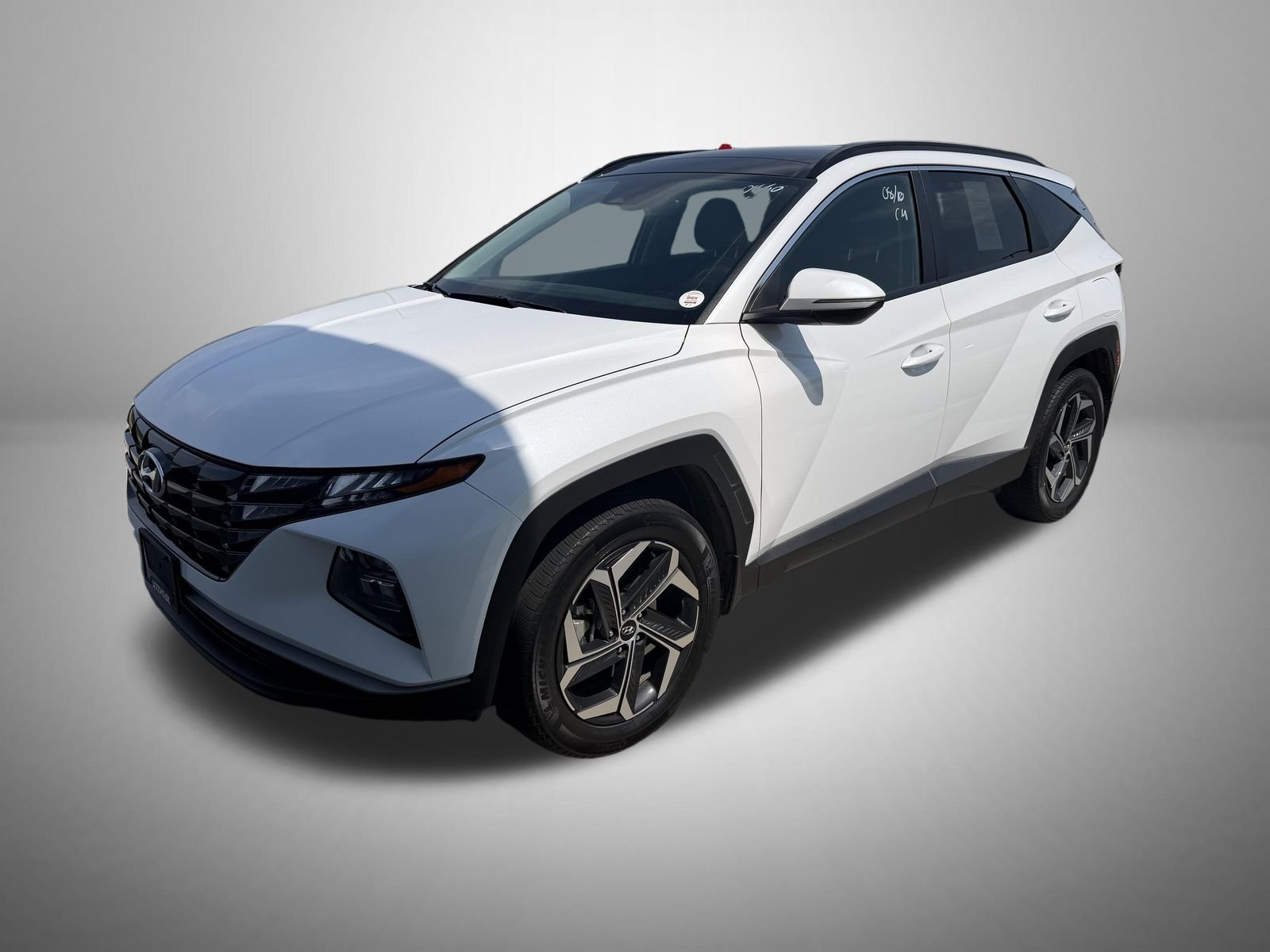 Certified Used 2024 White Hyundai SEL Convenience image 1