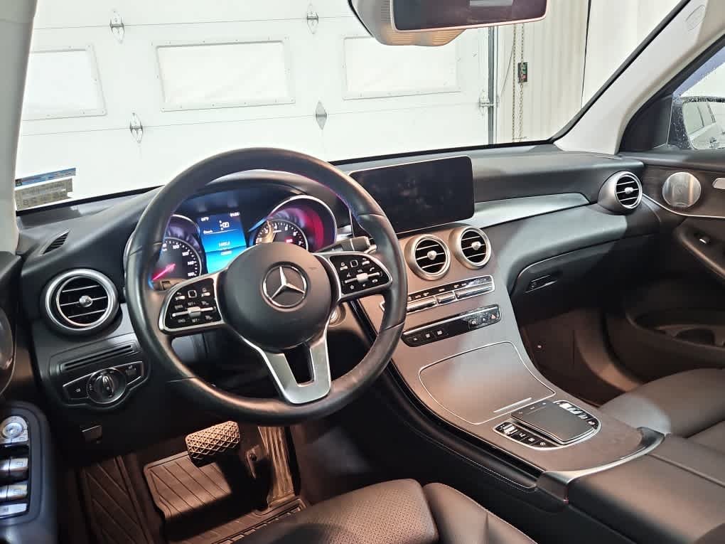 Used 2020 Graphite Grey Metallic Mercedes-Benz GLC 300 image 9