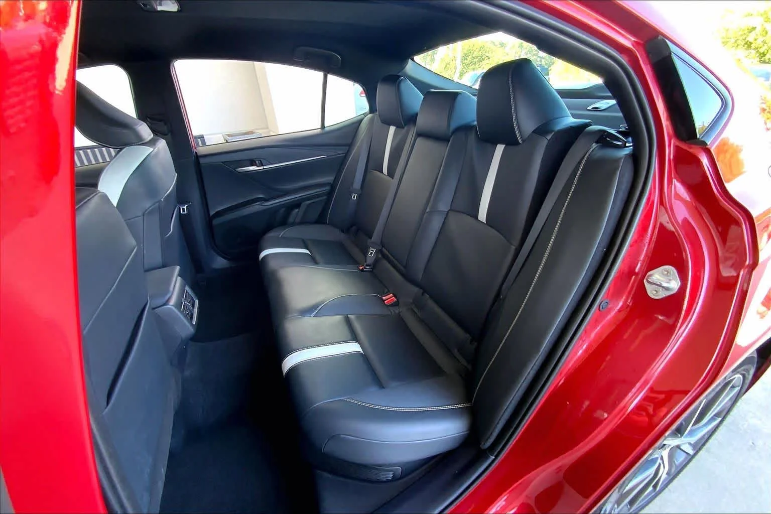2025 Toyota Camry SE - Photo 21