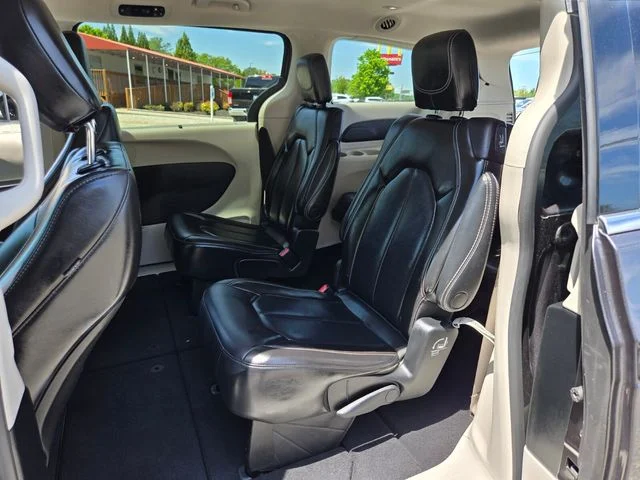 Used 2023 Gray Chrysler Touring L image 11