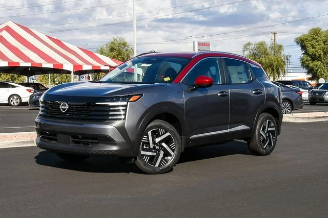 New 2026 Gun Metallic / Scarlet Ember Tintcoat Two-tone Nissan SV image 42