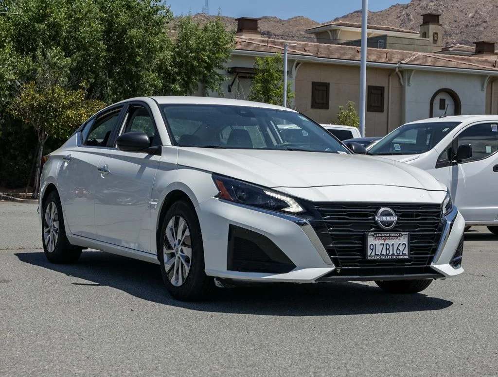 Used 2024 White Nissan 2.5 S image 1