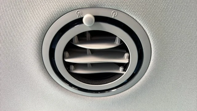 Used 2025 Everlasting Silver Kia S image 22