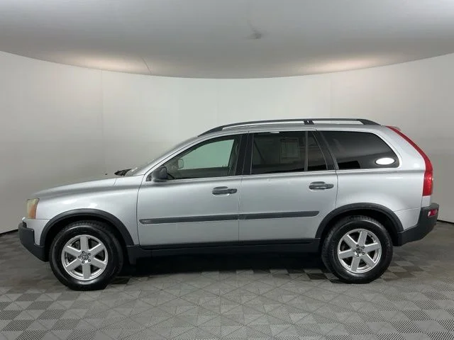 Used 2005 Silver Volvo 2.5T image 8