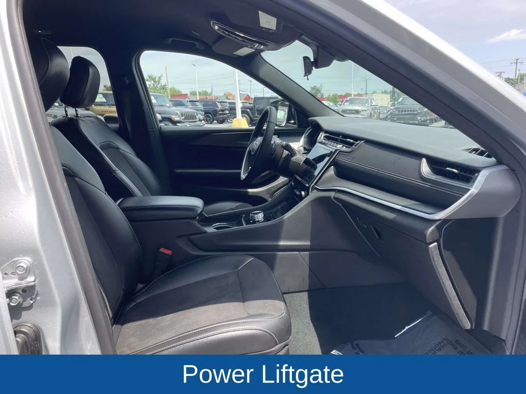 Used 2025 Silver Jeep Altitude image 16