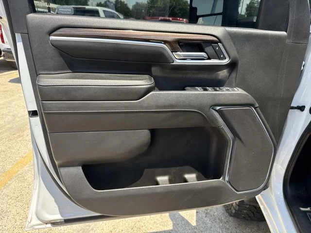 Used 2024 White Chevrolet LT image 36