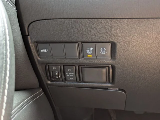 Used 2019 Blue Nissan SL image 30