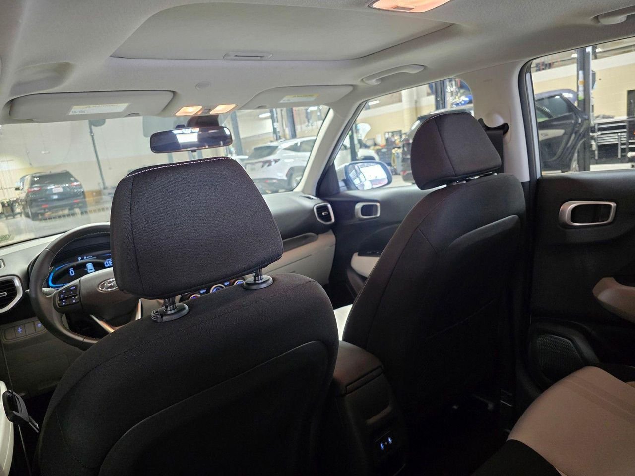 New 2026 Shimmering Silver Hyundai SEL image 15
