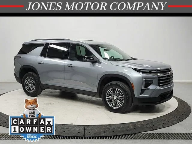 2025 Chevrolet Traverse FWD LT's photo