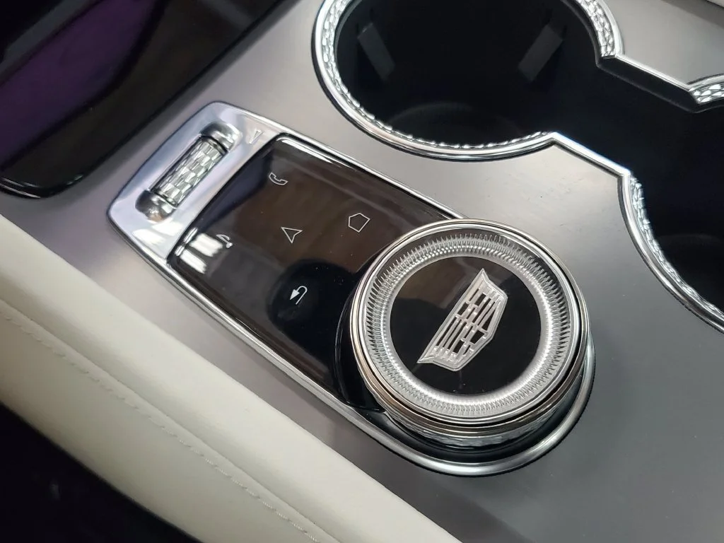 2027 Cadillac VISTIQ Sport - Photo 17