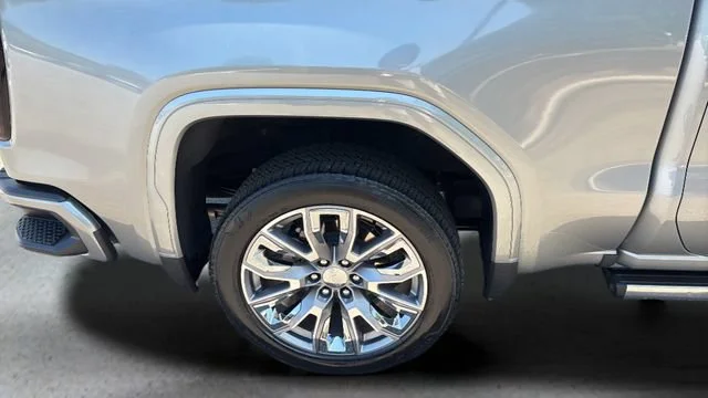 Used 2025 Sterling Metallic GMC Denali image 37