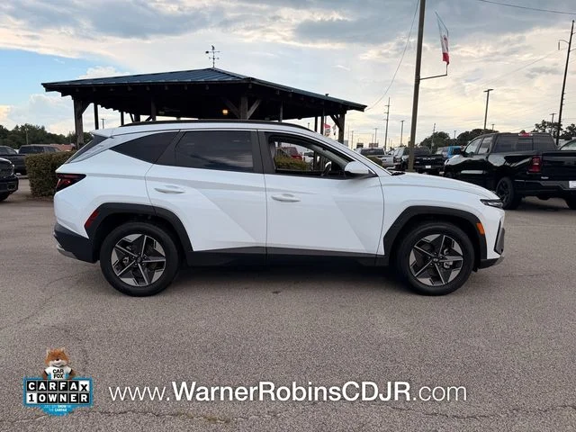 Used 2025 White Hyundai SEL image 16