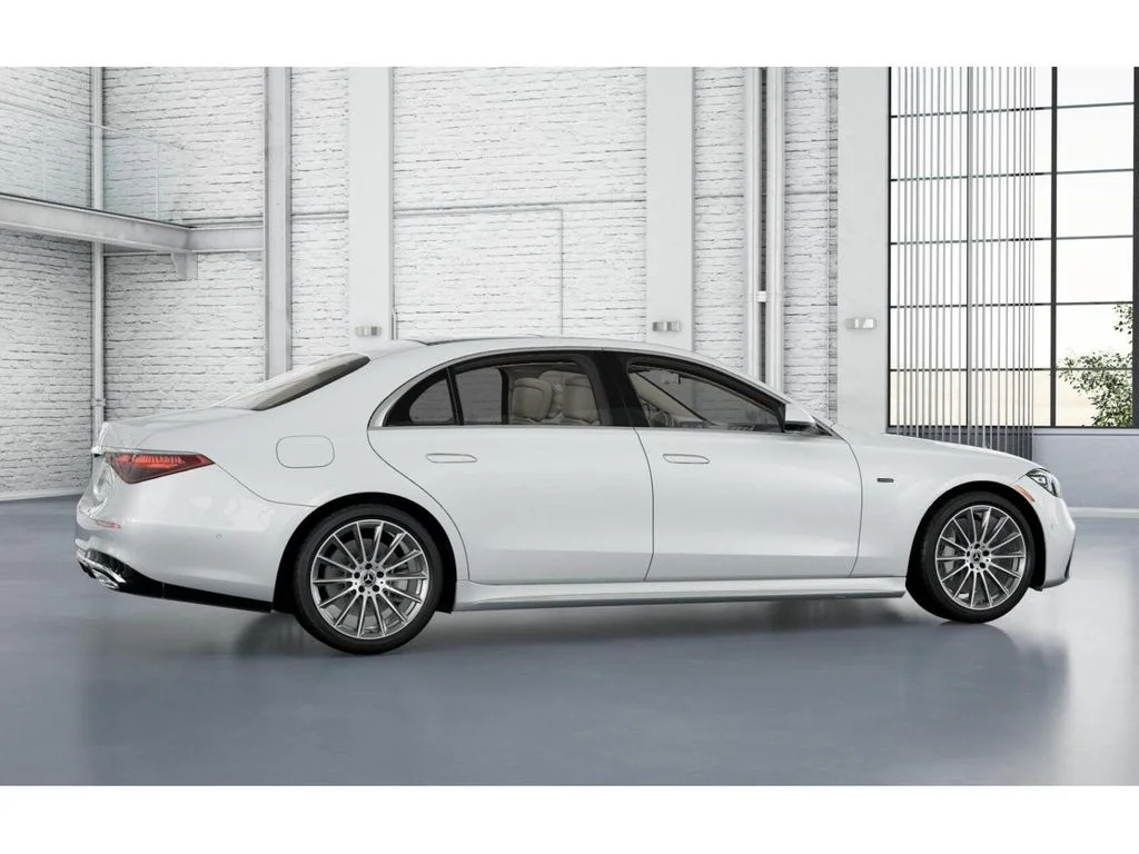 Used 2025 White Mercedes-Benz S 580e image 18