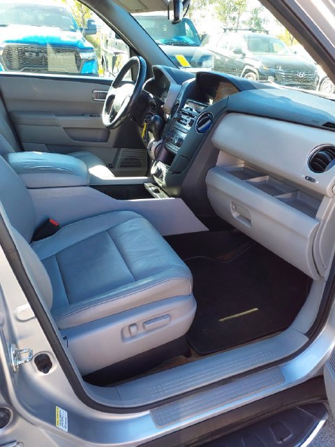 Used 2013 Silver Honda EX-L image 25