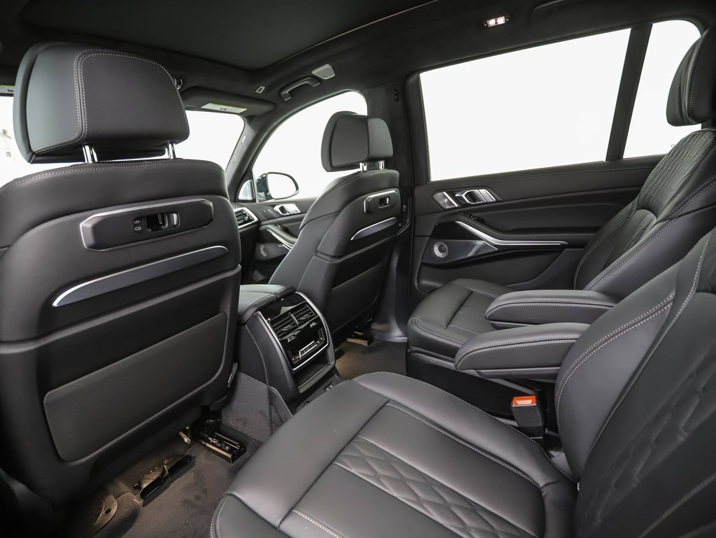 New 2027 Black Sapphire Metallic BMW xDrive40i image 21