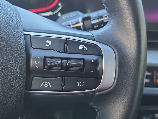 Certified Used 2024 White Pearl Kia X-Line image 20