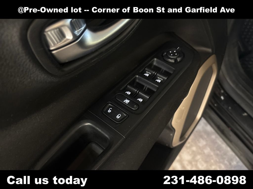 Used 2017 Black Jeep Latitude image 16