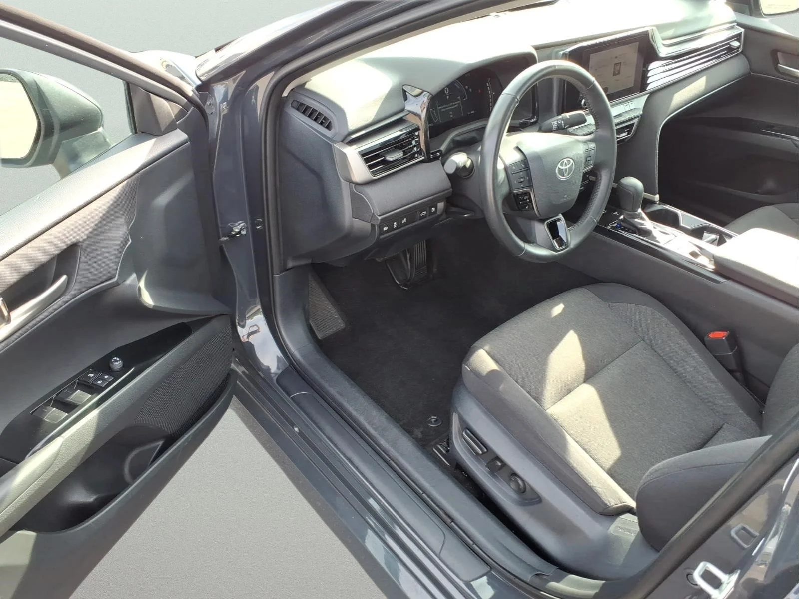 Certified Used 2025  Toyota LE image 10