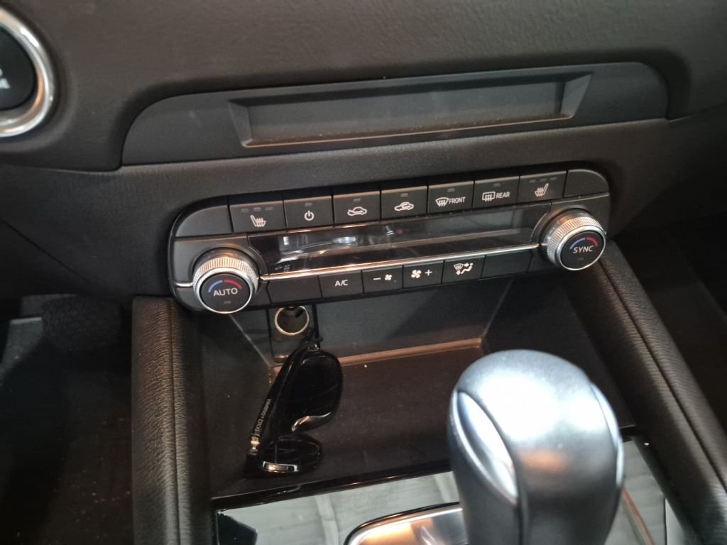 Used 2019 White Mazda Touring image 12