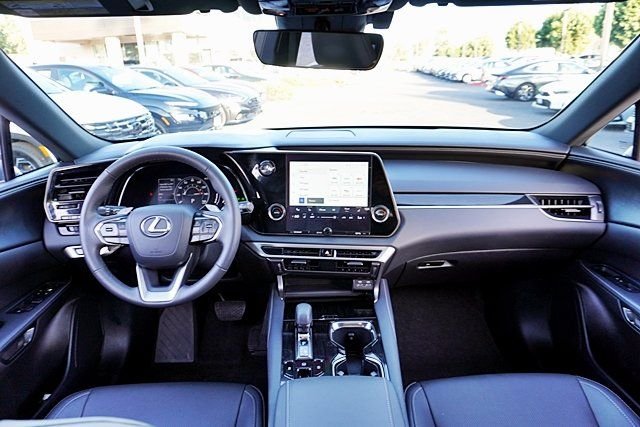 Used 2024 White Lexus 350 image 19