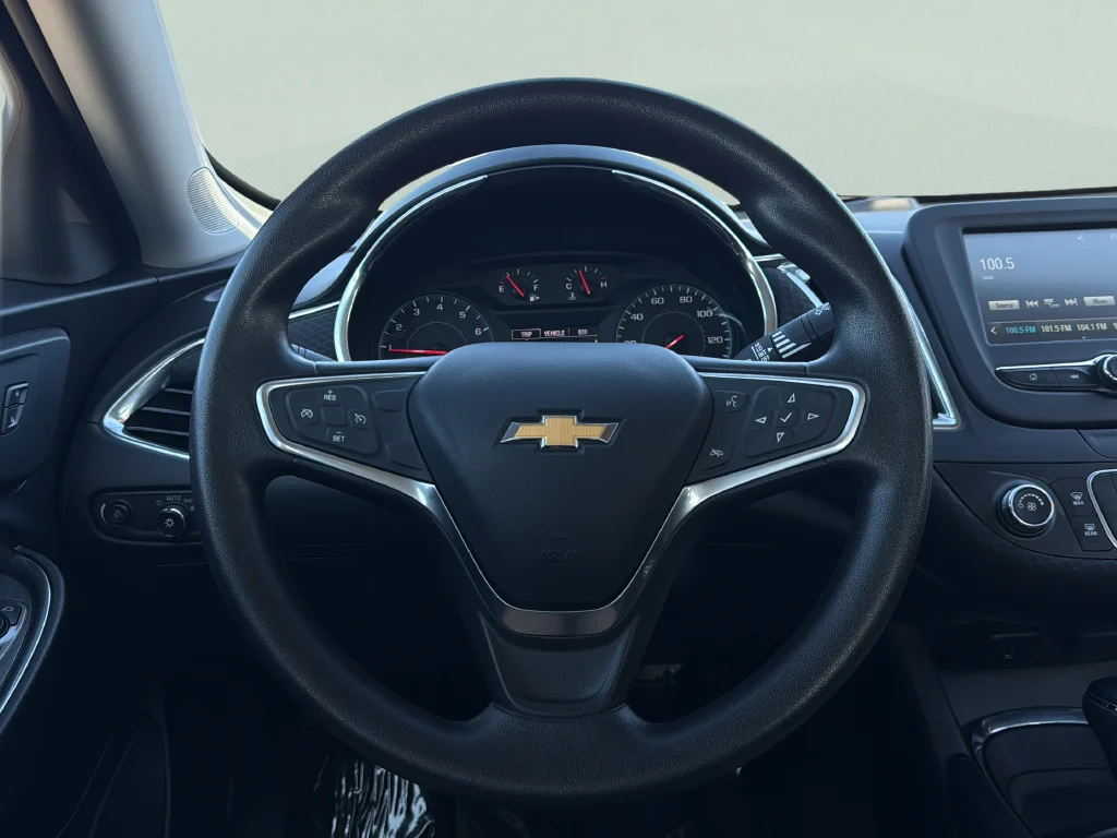 Used 2018 Blue Velvet Metallic Chevrolet LT image 30