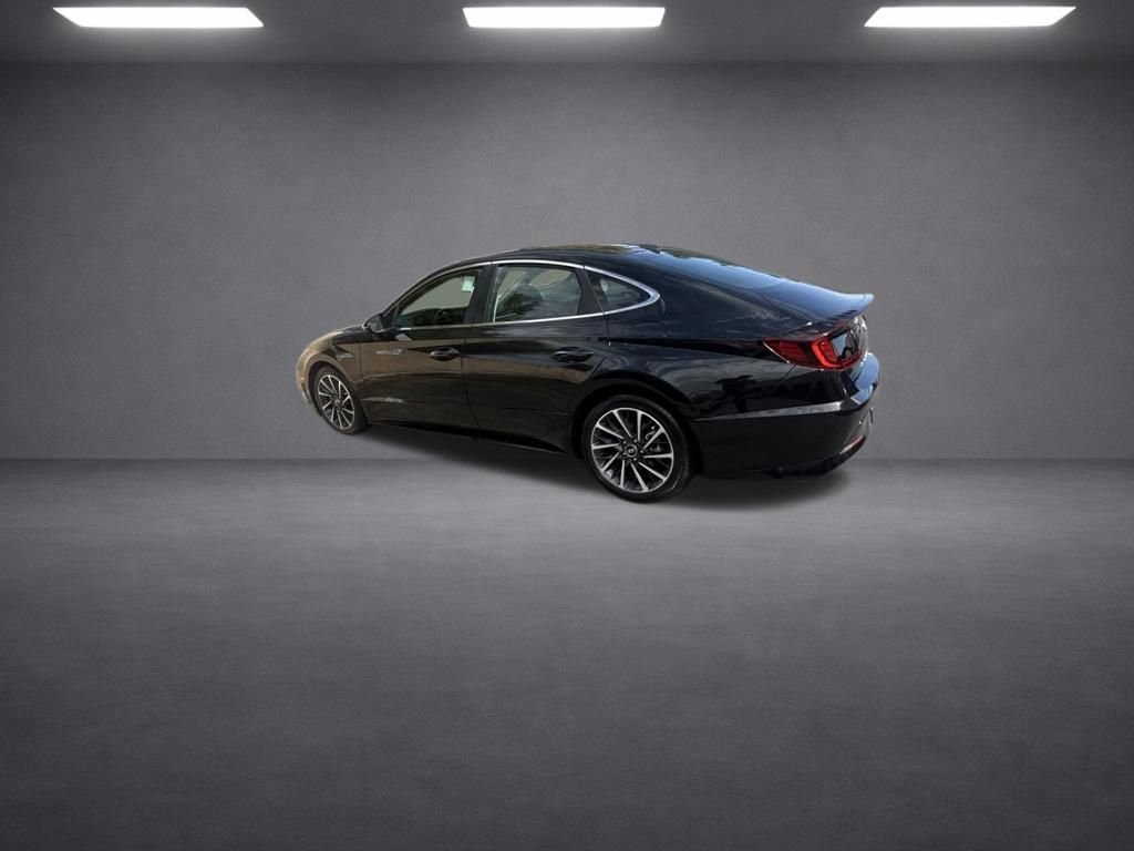 Used 2020 Black Hyundai Limited image 8