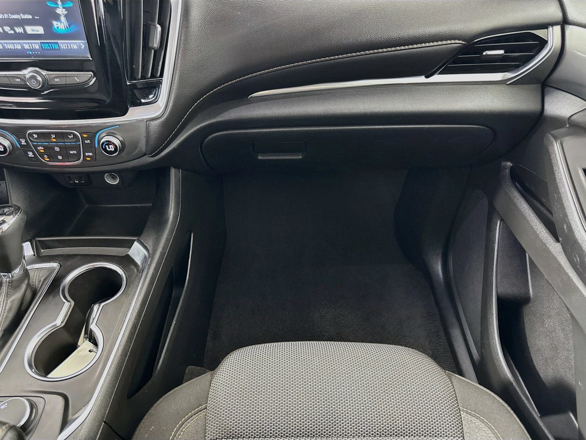 Used 2019 SILVER ICE METALLIC Chevrolet LS image 24