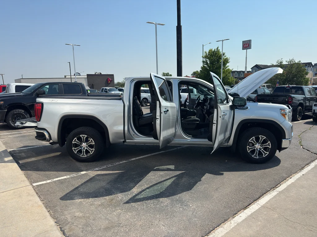 Used 2021 Quicksilver Metallic GMC SLT image 24