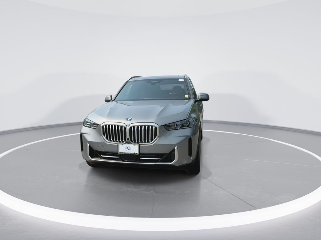 Used 2026 Gray BMW xDrive50e image 3