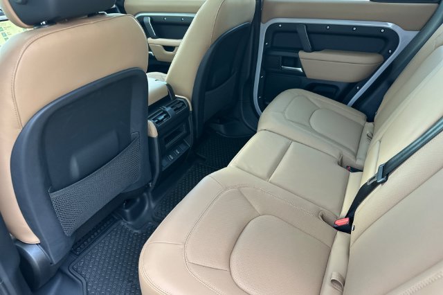 New 2026 Borasco Grey Land Rover X-Dynamic SE image 11