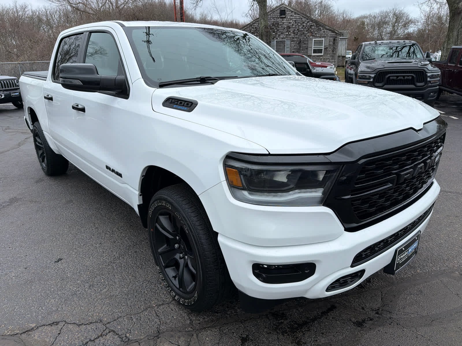 2023 RAM 1500 Big Horn/Lone Star 4x4 Crew Cab 5'7's photo