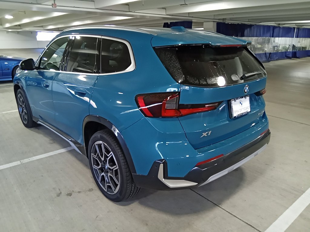 Used 2023 Blue Bay Lagoon Metallic BMW xDrive28i image 7