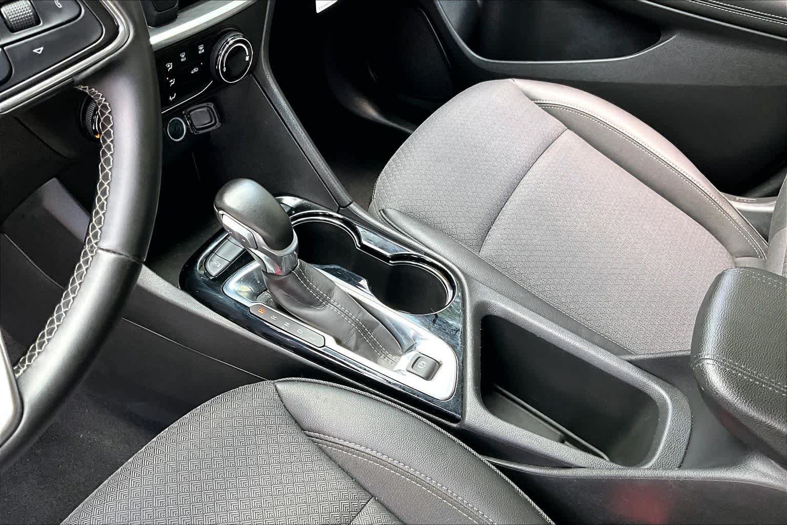 Used 2024 Summit White Buick Preferred image 15