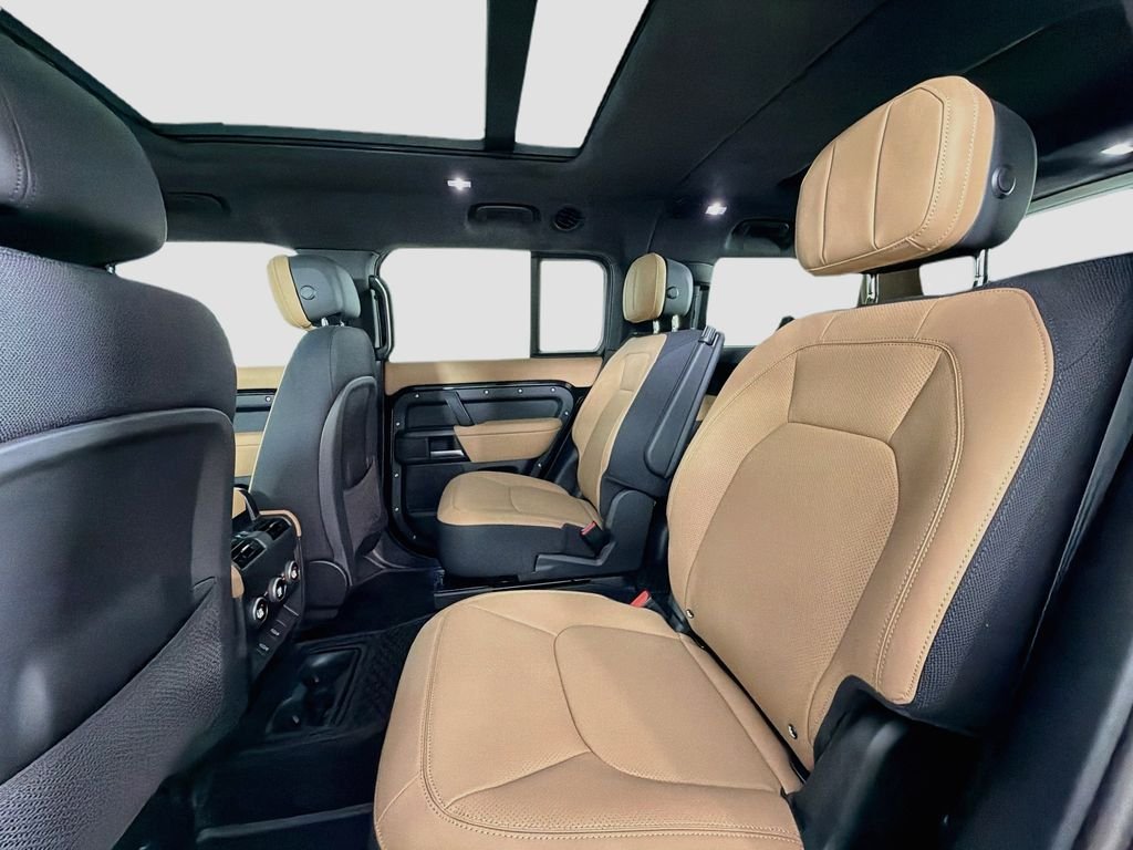 New 2026 Santorini Black Land Rover V8 image 26