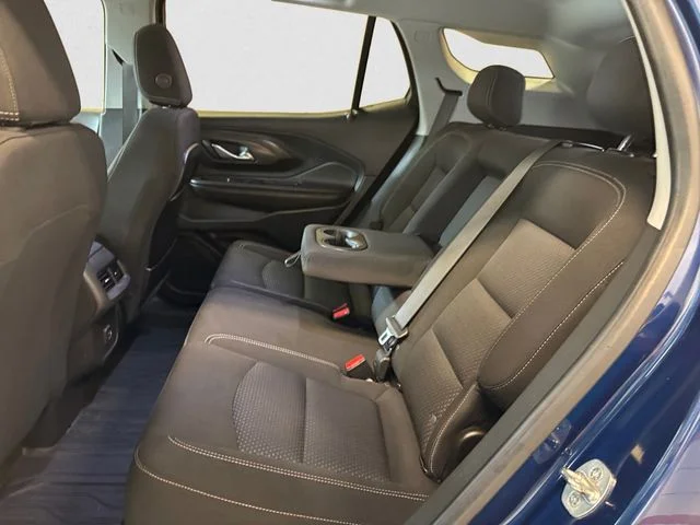 Used 2022  GMC SLE image 14