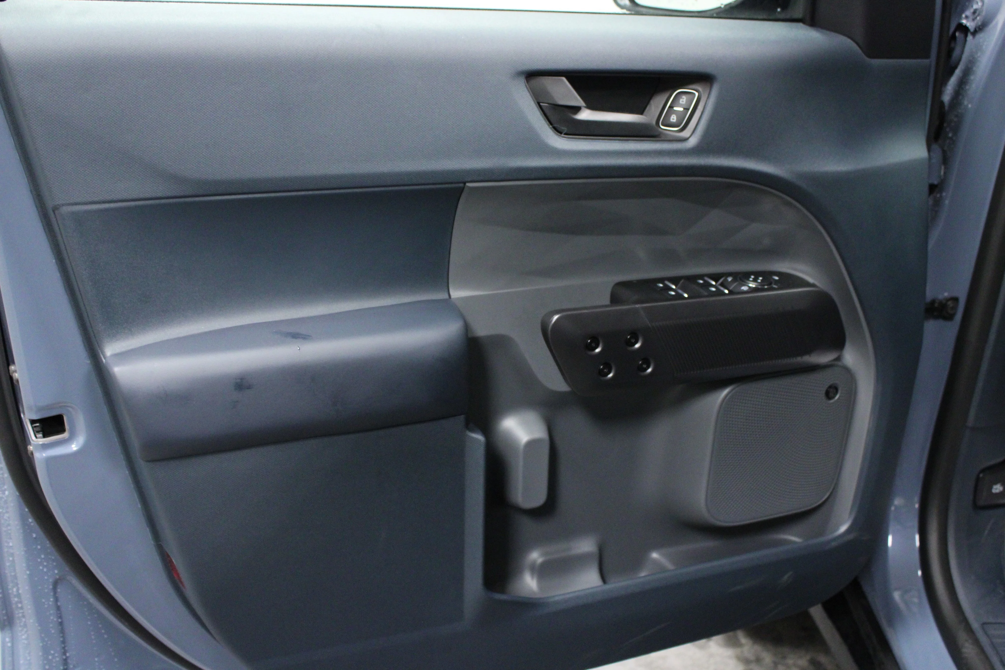 New 2025 Azure Gray Metallic Tri-Coat Ford Lariat® image 11