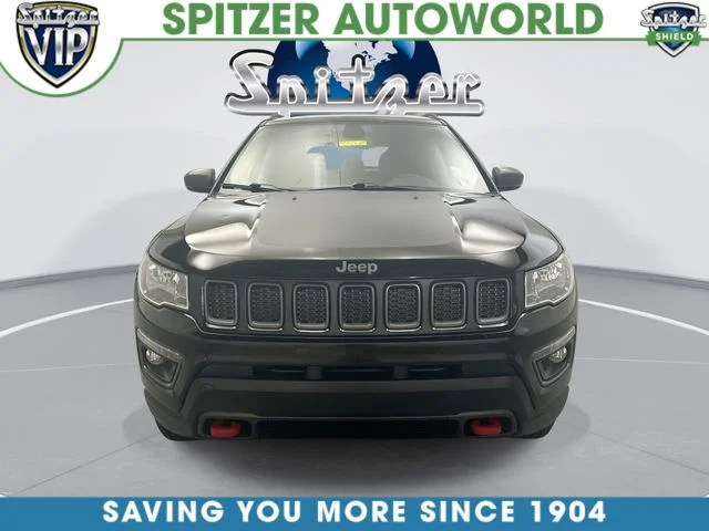 Used 2019 Black Jeep Trailhawk image 3