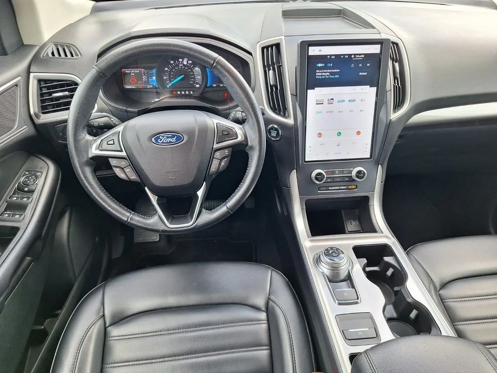 Used 2023 Oxford White Ford SEL image 9