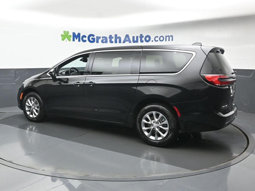 2026 Chrysler Pacifica Select - Photo 35
