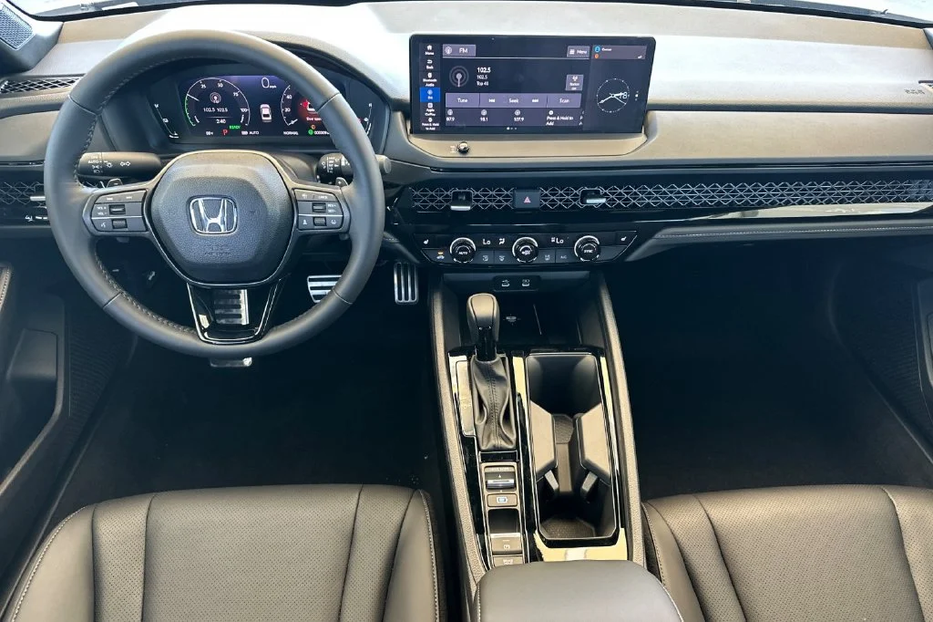 New 2026 Urban Gray Pearl Honda Sport-L image 15