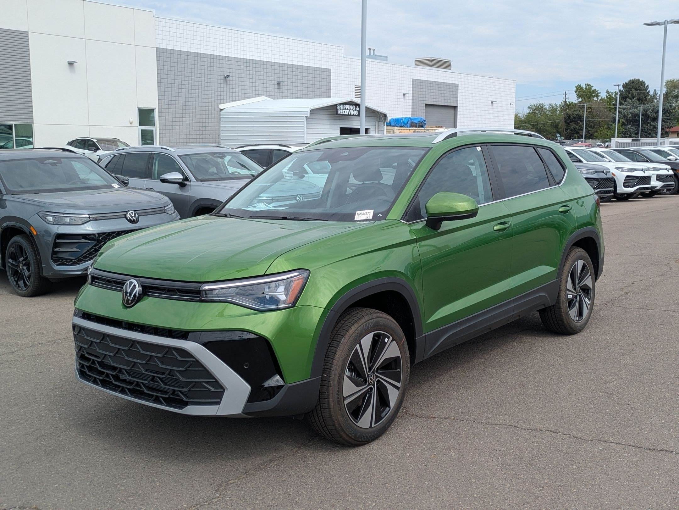 New 2026 Bright Moss Green Metallic Volkswagen SE image 8