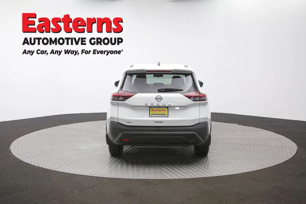 Used 2023 White Nissan S image 36
