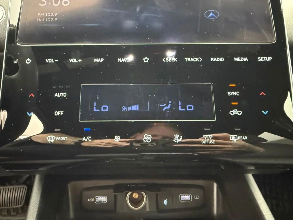 Used 2024 Black Hyundai SEL image 6