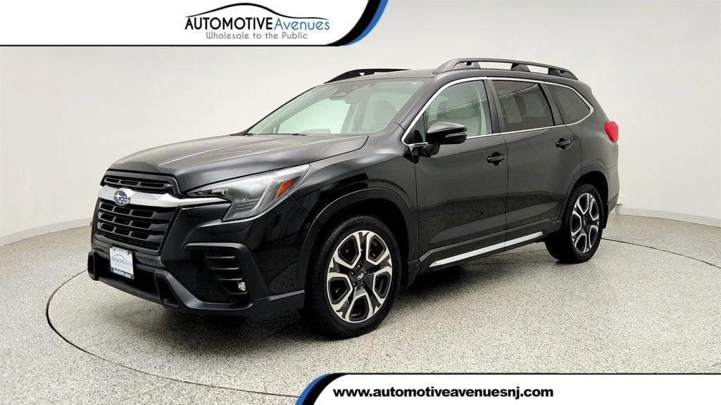 Used 2023 Crystal Black Silica Subaru Limited 7-Passenger image 1