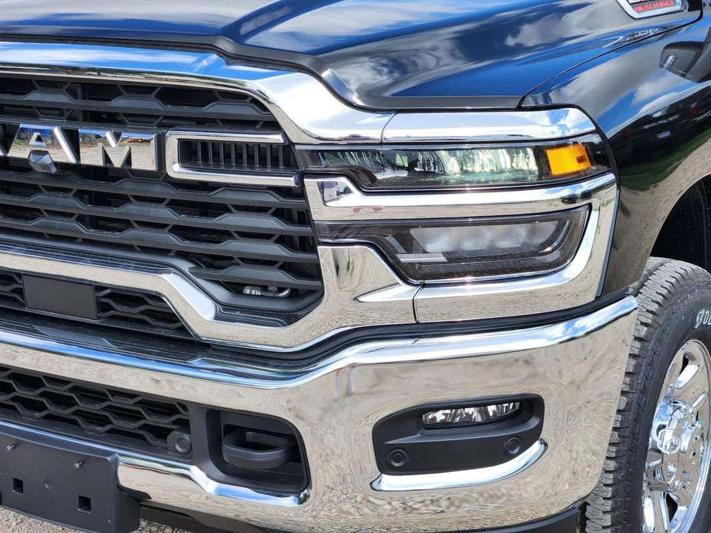 New 2026 Diamond Black Crystal Pearlcoat RAM Tradesman image 5