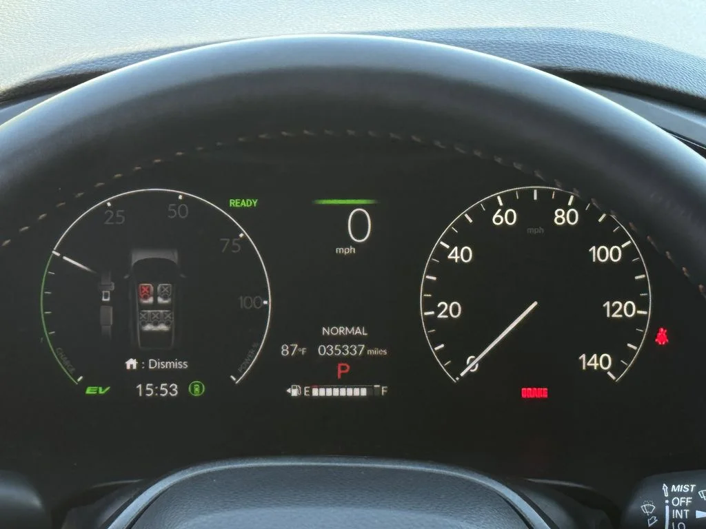 Used 2025  Honda Sport image 17