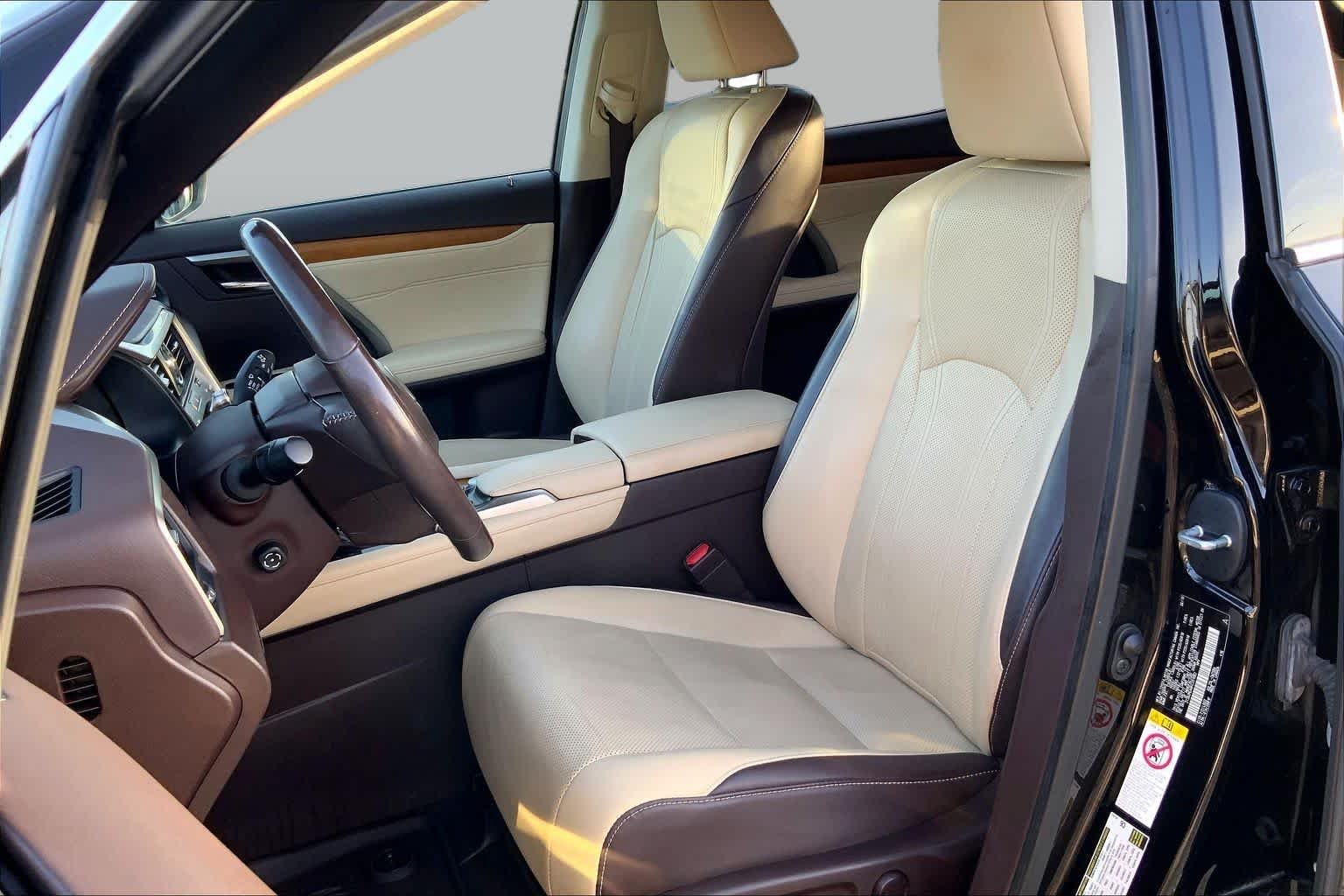 Used 2019 Obsidian Lexus  image 8